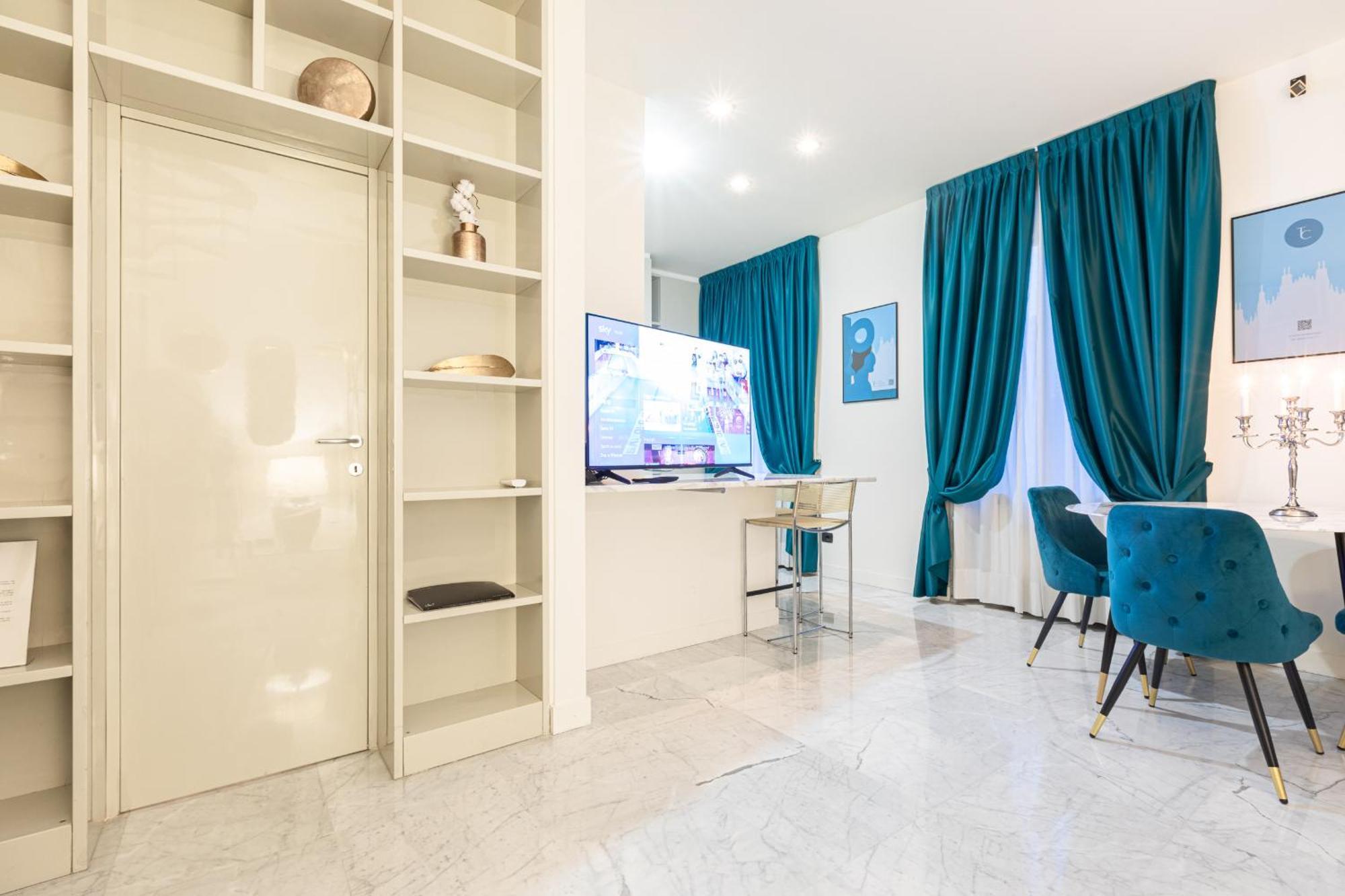 Monte Napoleone Split-Level Terrace Apartment - Top Collection Милан Экстерьер фото